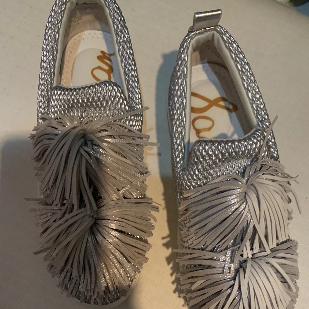 Shoes - Picture 2 of 3